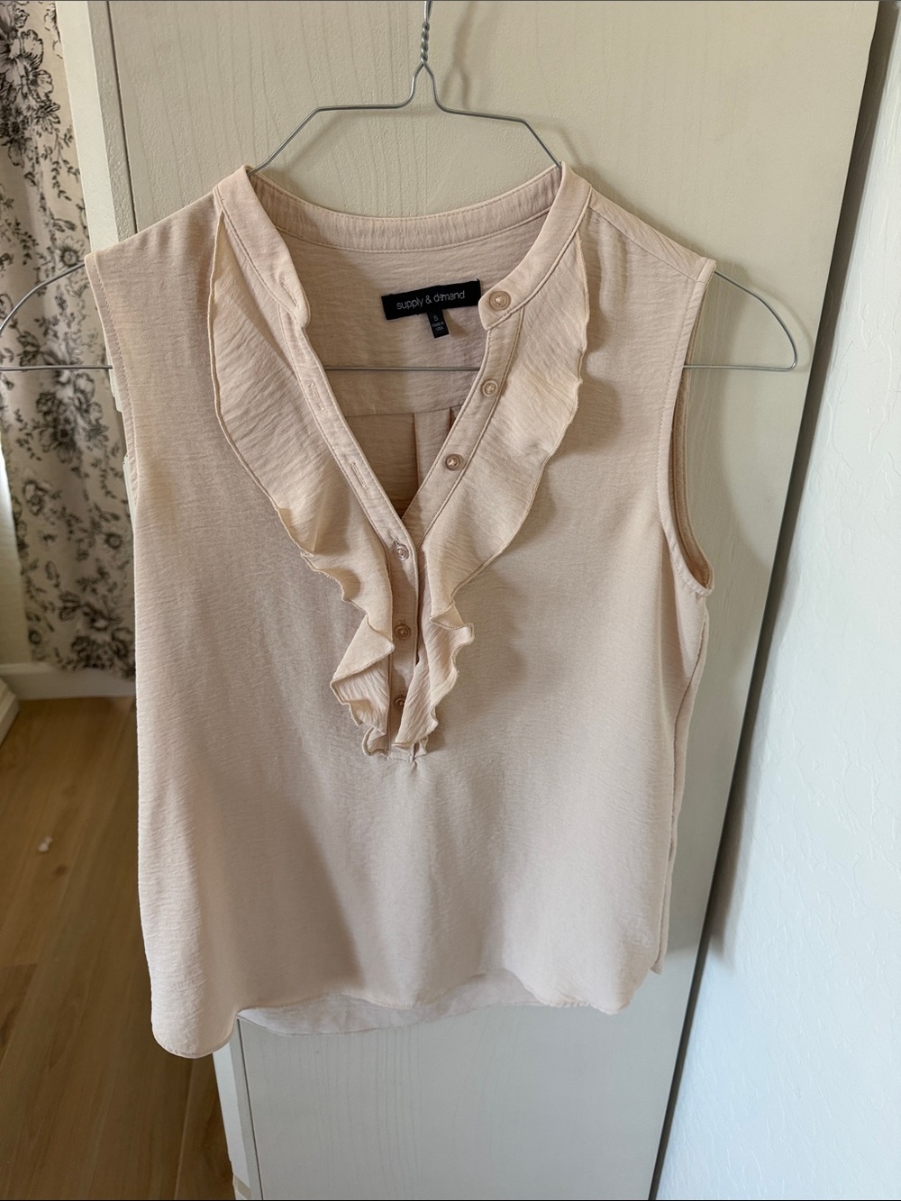 Cream Ruffle V-Neck Sleeveless Camisole
